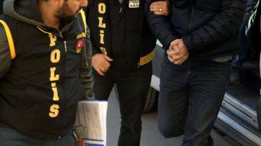 Turgutlu'da Fetö Şüphelisi 2 Kişi Adliyede