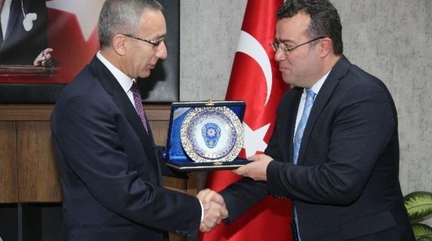 Taş&ccedil;ı&rsquo;ya &rsquo;emniyet&rsquo; Teşekk&uuml;r&uuml;