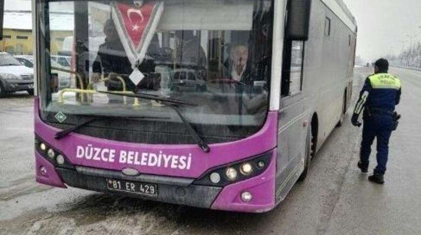 Trafik Ekiplerinin Kar Lastiği Uygulaması S&uuml;r&uuml;yor