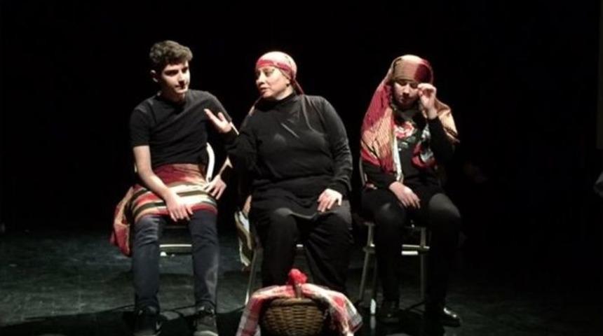 Yıldırımlı Tiyatrocular G&ouml;n&uuml;lleri Fethetti