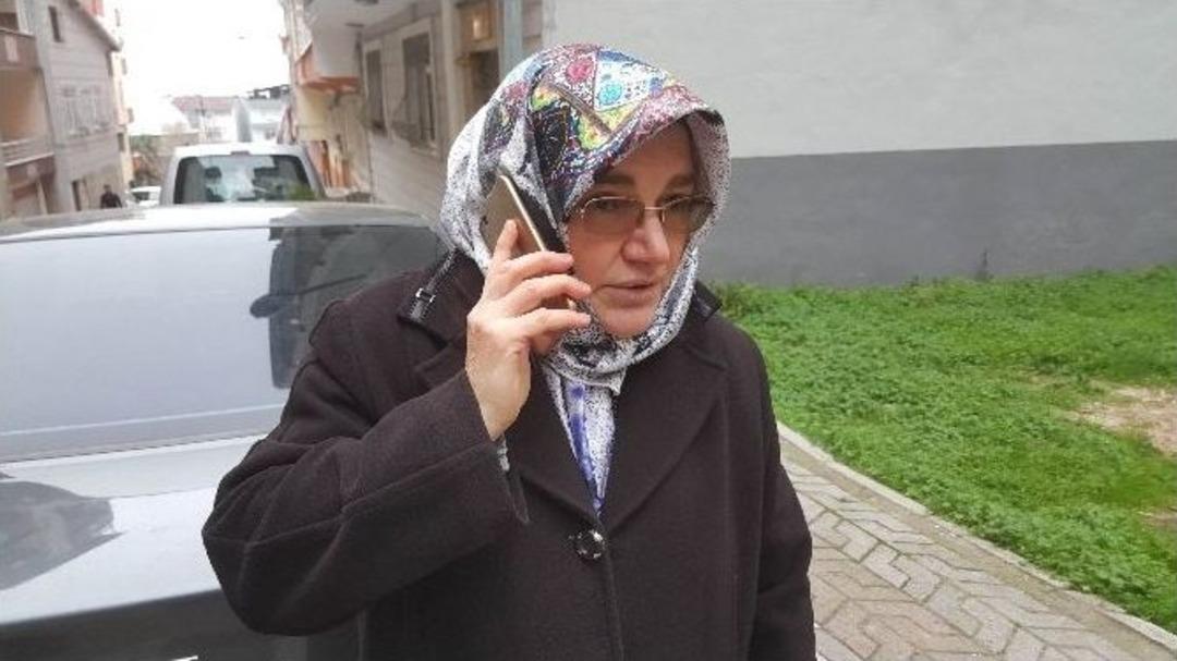 Sahte Polisin Kandırdığı Kadın Altınları &Ccedil;&ouml;p Konteynerine Bıraktı