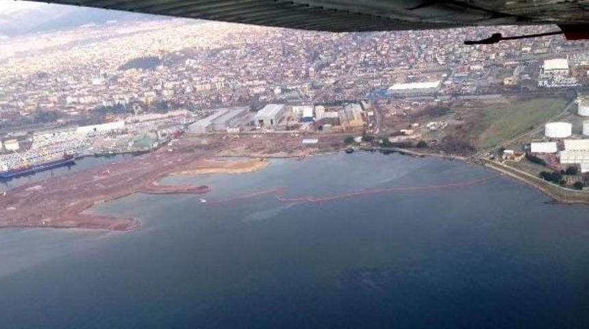 İzmit K&ouml;rfezi'ne 500 Litre Yağ Aktı