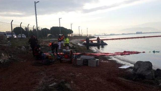 İzmit Körfezi'ne 500 Litre Yağ Aktı