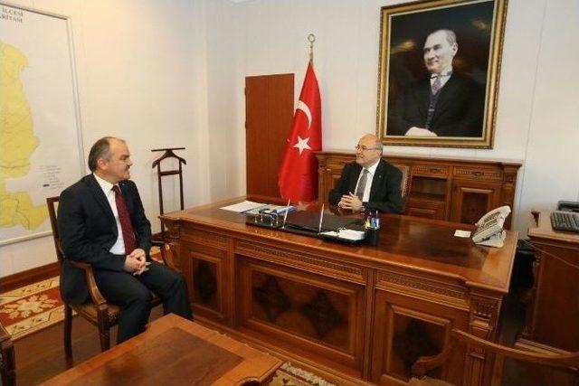 Başkan G&uuml;rlesin&rsquo;den Yeni Kaymakam Balcıoğlu&rsquo;na Hayırlı Olsun Ziyareti 1