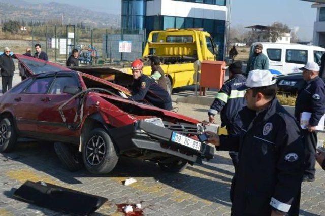 3 Kişinini Yaralandığı Kaza Kamerada