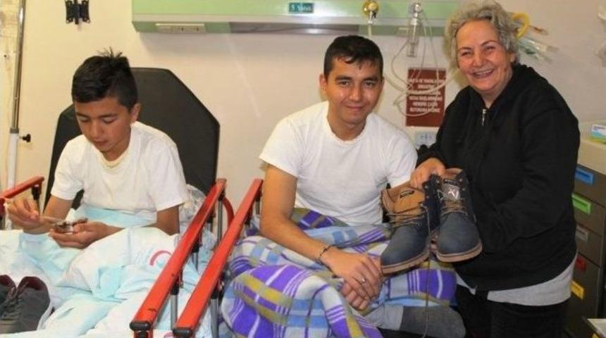 Faciadan Kurtarılan G&ouml;&ccedil;menlere Şefkatli Eller Uzatıldı