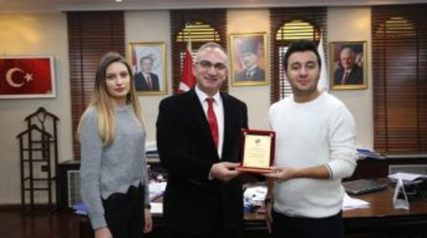 Sa&uuml; Sapanca Turizm Fak&uuml;ltesi Turizm Topluluğundan Başkan Yılmazer&rsquo;e Ziyaret