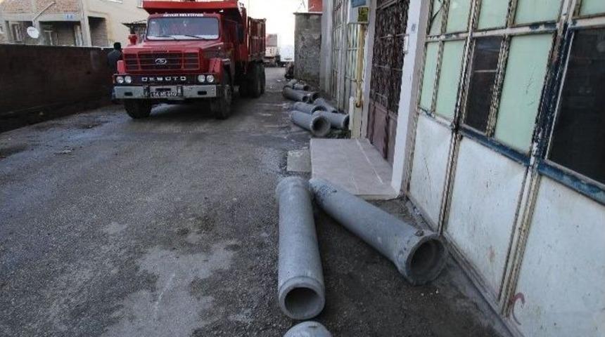 Akyazı&rsquo;da Alt Yapı &Ccedil;alışmaları Devam Ediyor