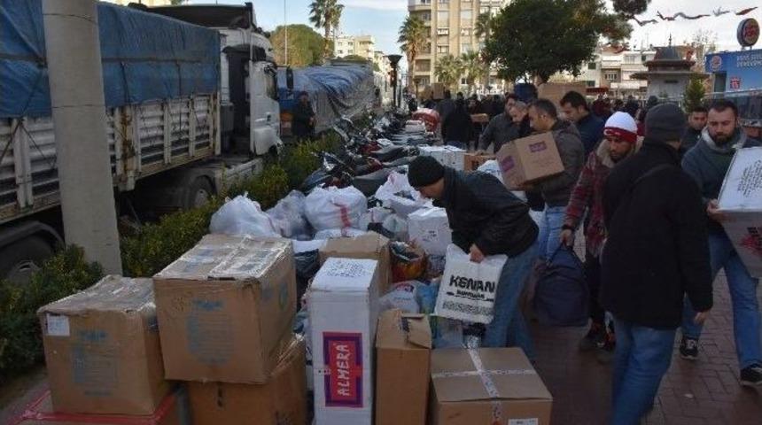 Nazilli&rsquo;den 5 Tır Halep&rsquo;e Doğru Yola &Ccedil;ıktı