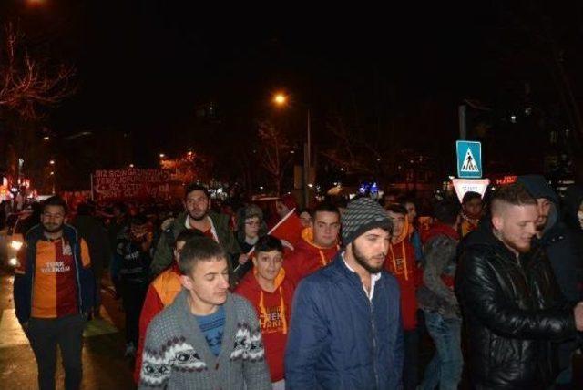 Niğde’De Taraftar Grupları Teröre Karşı Birlikte Yürüdü