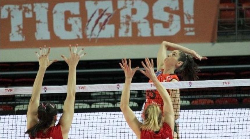 Eczacıbaşı Vitra, Devreyi Zaferle Kapadı