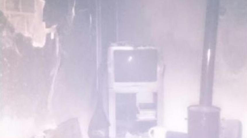 &Ouml;ğrenci Evinde Yangın: 1 Yaralı