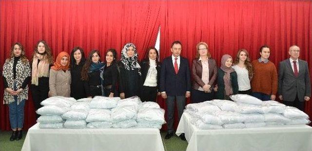 &Uuml;niversiteliler &Ccedil;ekom &Ccedil;ocuklarının Y&uuml;z&uuml;n&uuml; G&uuml;ld&uuml;rd&uuml; 1