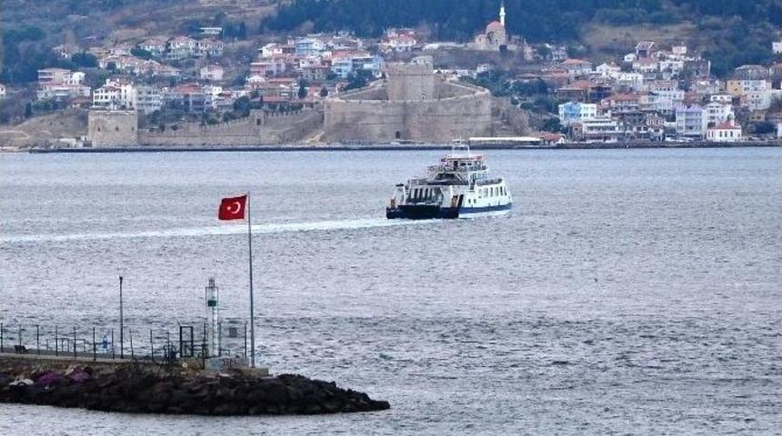 &Ccedil;anakkale&rsquo;de Feribot Seferleri İptal Edildi