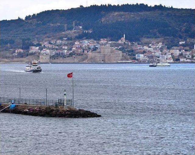 Çanakkale’de Feribot Seferleri İptal Edildi