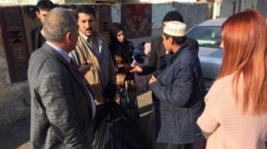 Liselilerden Suriyeli Aileye Yardım