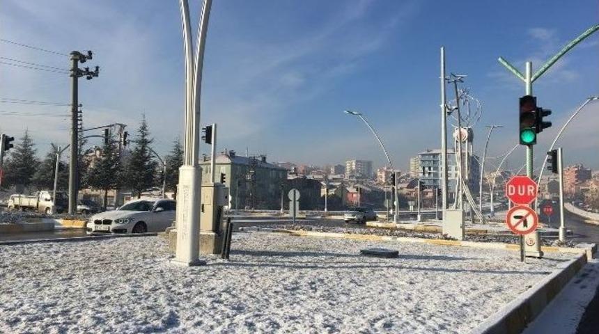 Uşak G&uuml;ne Bembeyaz Uyandı