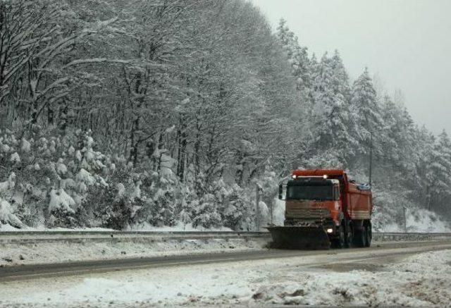 Bolu Dağı'nda Kar Ulaşımı Zorlaştırdı