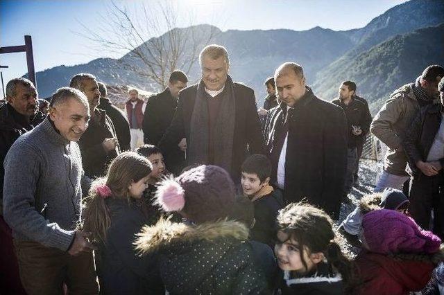 Seyhan Belediyesi’nden Aladağ’a Yardım Eli