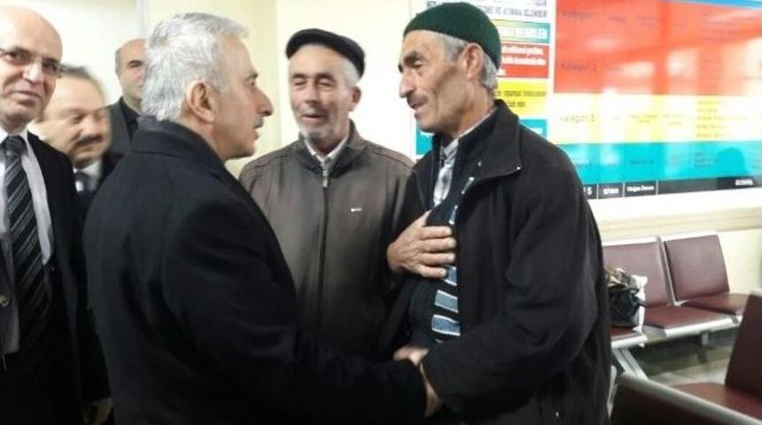 Vali S&uuml;leyman Kam&ccedil;ı Yaralı Askerleri Ziyaret Etti