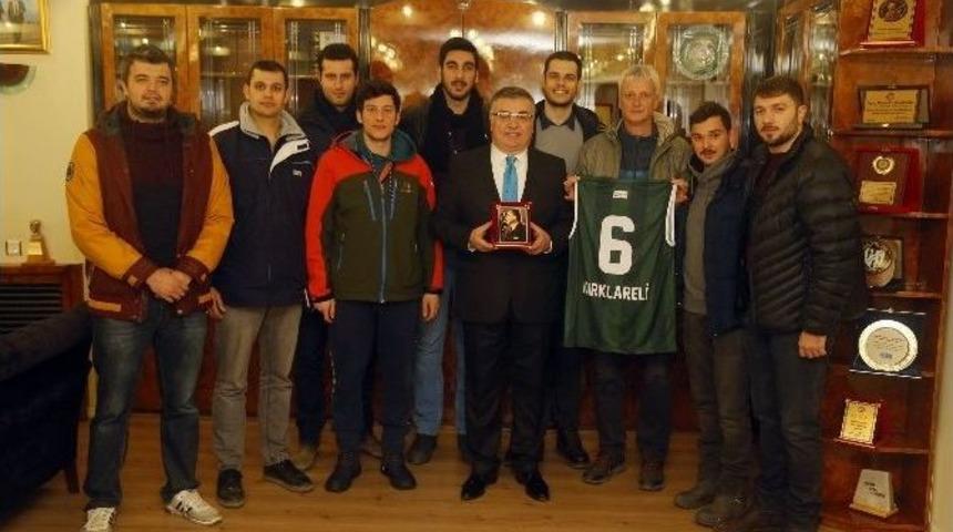 Kırklareli Belediyespor, Basketi Potaya Değil G&ouml;n&uuml;llere Attı