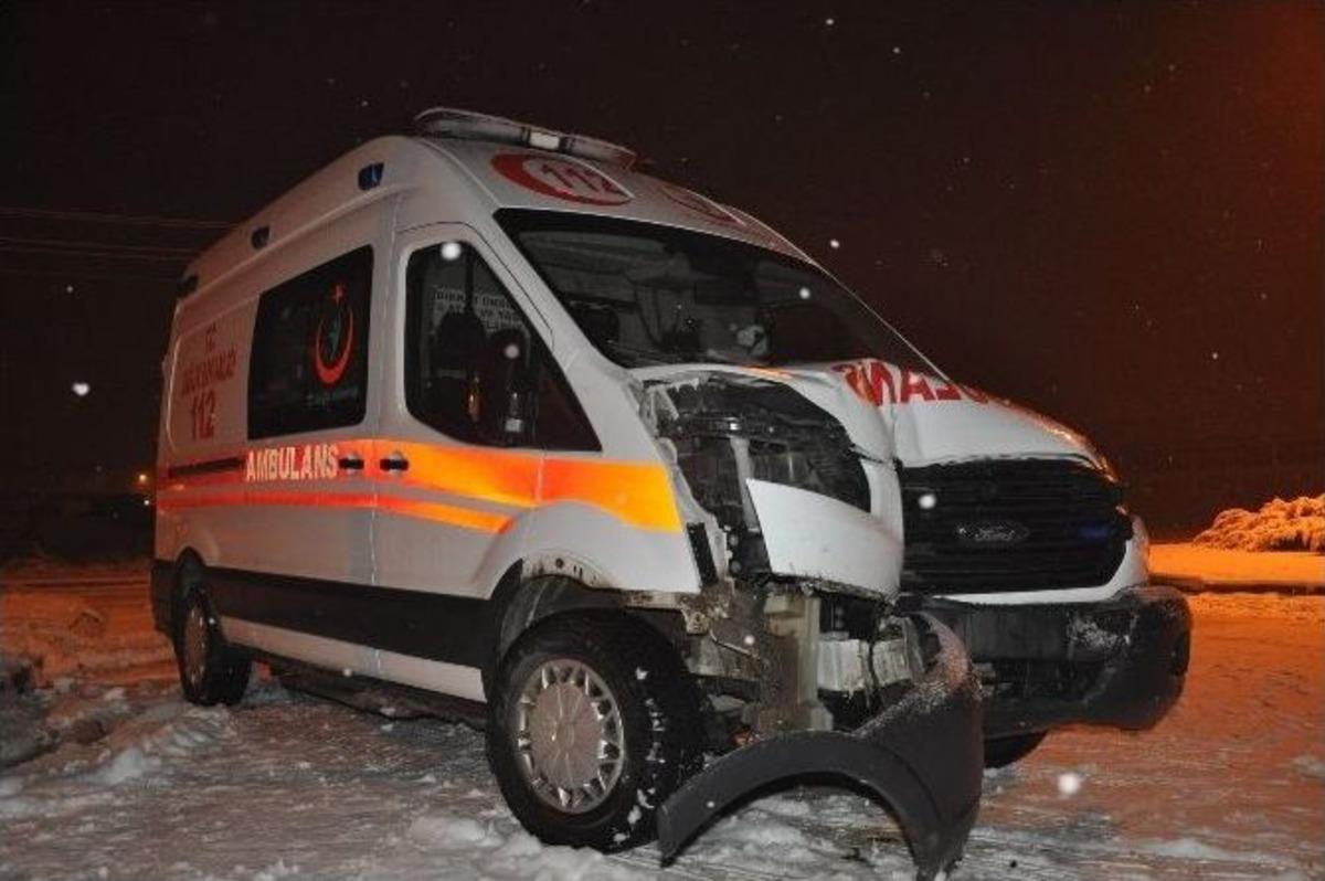 İneg&ouml;l&rsquo;de K&ouml;y Yolları Kapandı, Okullar Tatil Edildi