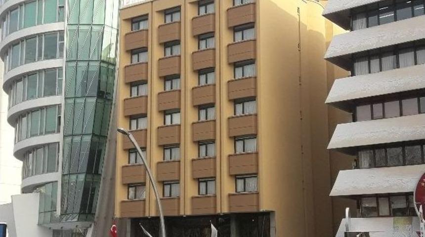 B&uuml;y&uuml;kel&ccedil;i Suikastinin Ger&ccedil;ekleştiği &Ccedil;ağdaş Sanatlar Merkezi&rsquo;nde İncelemeler Devam Ediyor