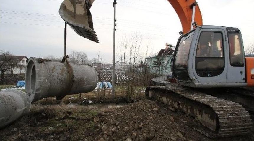 Kızılcıkorman Mahallesinde Alt Yapı G&uuml;&ccedil;lendiriliyor