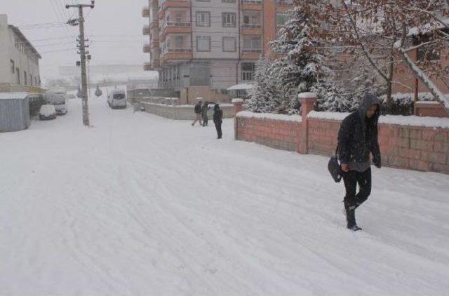 Karaman'da Eğitime Kar Engeli