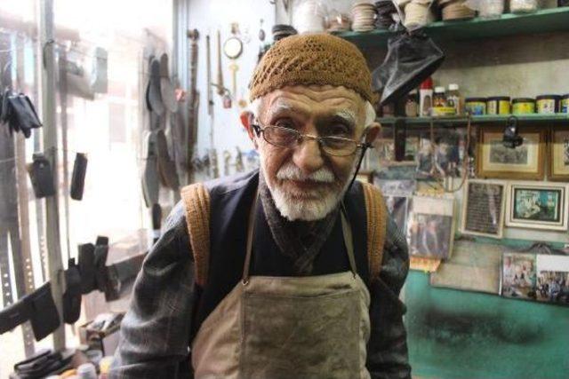 74 Yıldır Ayakkabı Tamir Ediyor 2