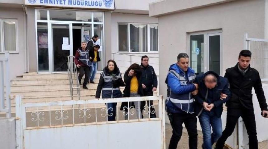 Karacabey&rsquo;De Uyuşturucu Operasyonu: 3 G&ouml;zaltı