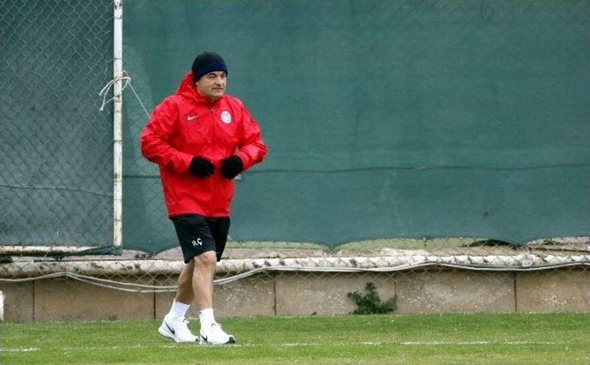 Antalyaspor, Kasımpaşa Ma&ccedil;ının Hazırlıklarını S&uuml;rd&uuml;r&uuml;yor