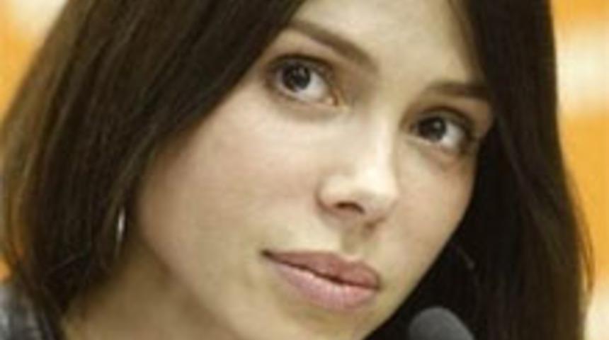 'Sevişirken Beni D&ouml;v&uuml;yordu'