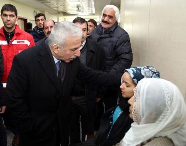 Vali Kam&ccedil;ı, Yaralı Askerleri Ziyaret Etti 1