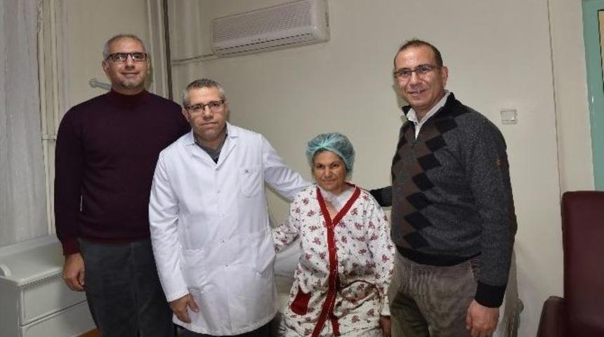 Meme Kanseri 2 &Ccedil;ocuk Annesi Başarılı Bir Ameliyatla Sağlığına Kavuştu