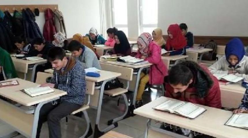 &Ouml;ğrenciler, Şehitler I&ccedil;in Hatim Indirdi
