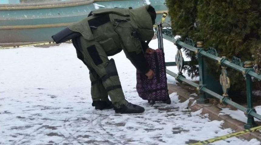 Valilik Yakınında Ş&uuml;pheli Paket Paniği