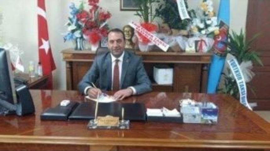 Karakaya&rsquo;dan Mehmet Emin &Ouml;z&rsquo;e Kutlama