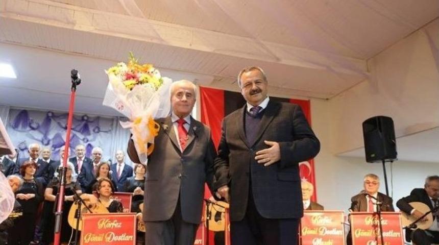 Burhaniye&rsquo;de K&ouml;rfez G&ouml;n&uuml;l Dostları Coşturdu