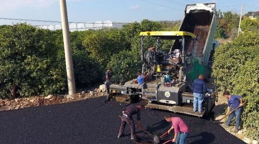 Erdemli Belediyesi&rsquo;nin Asfalt &Ccedil;alışması S&uuml;r&uuml;yor