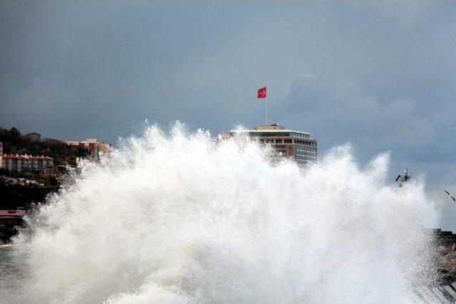 Zonguldak'ta Dev Dalgalar