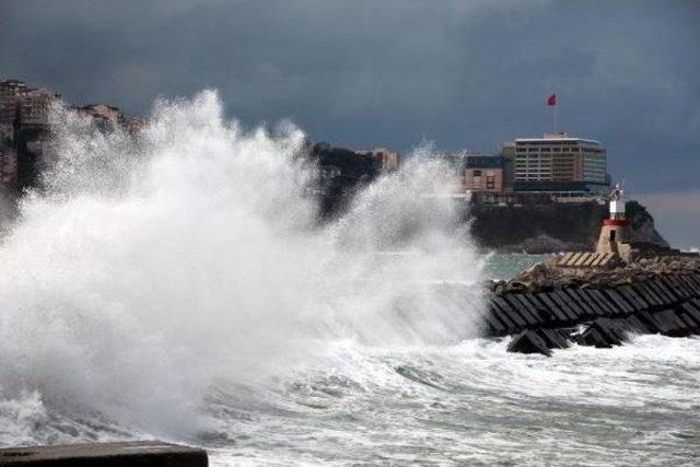 Zonguldak'ta Dev Dalgalar