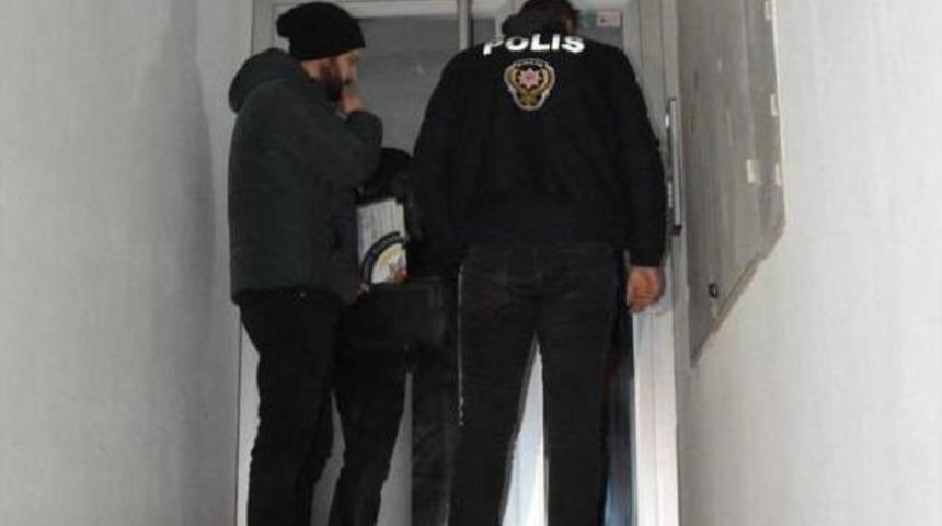 İzmir'de Sağlık&ccedil;ılara Fet&ouml; Operasyonu: 14 G&ouml;zaltı