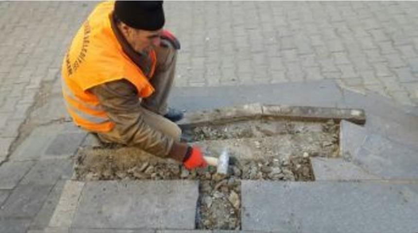 Diyarbakır&rsquo;da Kaldırımlar Onarılıyor