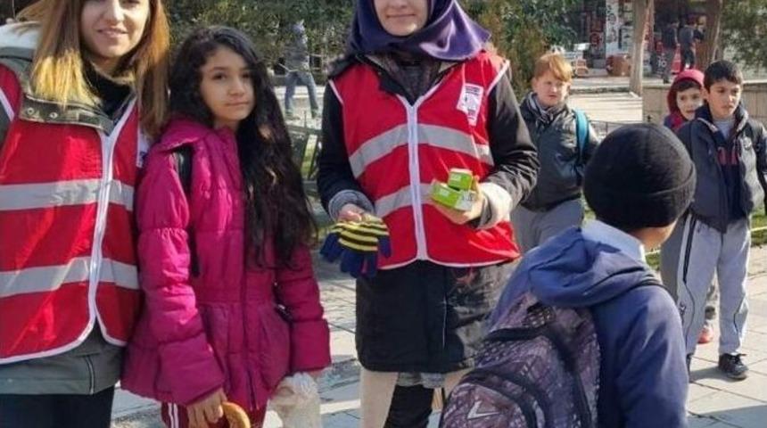 Har&ccedil;lıklarını Halep&rsquo;e Yardım İ&ccedil;in Bağışladılar