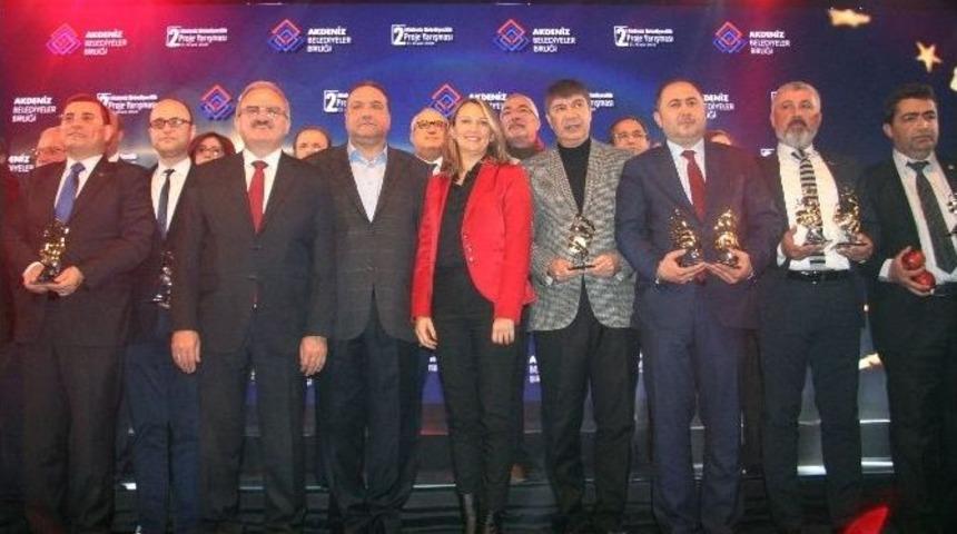 En İyi Belediye Projeleri &Ouml;d&uuml;llendirildi