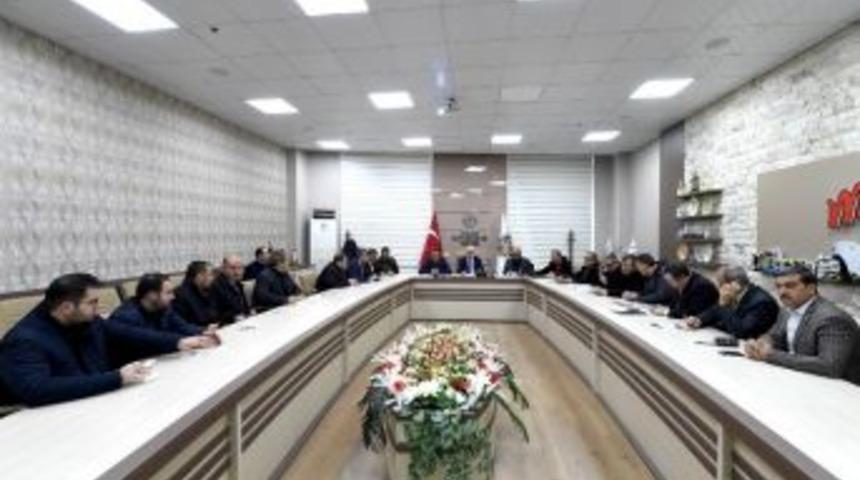 Aykome Karla M&uuml;cadele İ&ccedil;in Toplandı