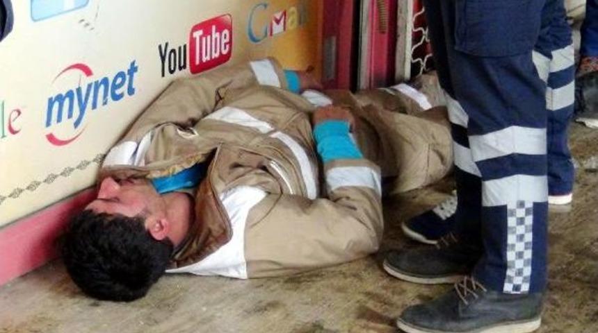 Şanlıurfa&rsquo;Da Temizlik Iş&ccedil;isi Sopayla D&ouml;v&uuml;ld&uuml;