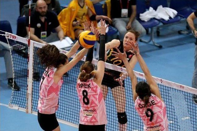 Vakıfbank İlk Devreyi Lider Kapattı