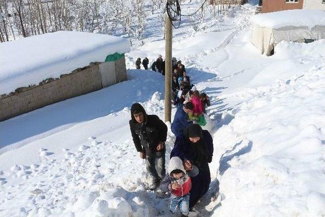 Sevik Çiftinin Aşkı Kara Kışı Dinlemedi